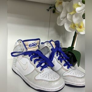 Nike White and Purple Accent Sneakers